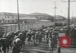 Immagine di MacArthur lo sbarco a Pusan con le truppe degli Stati Uniti Corea, 1951, secondo 37 filmato di repertorio 65675058357