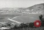 Immagine di MacArthur lo sbarco a Pusan con le truppe degli Stati Uniti Corea, 1951, secondo 60 filmato di repertorio 65675058357