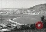 Immagine di MacArthur lo sbarco a Pusan con le truppe degli Stati Uniti Corea, 1951, secondo 61 filmato di repertorio 65675058357