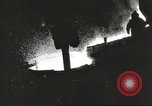 Standbild Bomben aus geschmolzenem Metall United States USA, 1943, aus Sekunde 3 historischem Filmmaterial Videoclip 65675058383