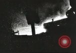 Standbild Bomben aus geschmolzenem Metall United States USA, 1943, aus Sekunde 4 historischem Filmmaterial Videoclip 65675058383