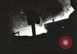 Standbild Bomben aus geschmolzenem Metall United States USA, 1943, aus Sekunde 5 historischem Filmmaterial Videoclip 65675058383
