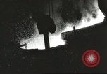 Standbild Bomben aus geschmolzenem Metall United States USA, 1943, aus Sekunde 6 historischem Filmmaterial Videoclip 65675058383