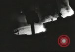 Standbild Bomben aus geschmolzenem Metall United States USA, 1943, aus Sekunde 8 historischem Filmmaterial Videoclip 65675058383
