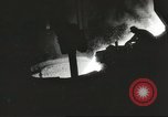 Standbild Bomben aus geschmolzenem Metall United States USA, 1943, aus Sekunde 9 historischem Filmmaterial Videoclip 65675058383