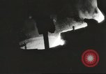 Standbild Bomben aus geschmolzenem Metall United States USA, 1943, aus Sekunde 10 historischem Filmmaterial Videoclip 65675058383