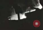Standbild Bomben aus geschmolzenem Metall United States USA, 1943, aus Sekunde 11 historischem Filmmaterial Videoclip 65675058383