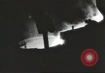 Standbild Bomben aus geschmolzenem Metall United States USA, 1943, aus Sekunde 12 historischem Filmmaterial Videoclip 65675058383