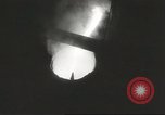 Standbild Bomben aus geschmolzenem Metall United States USA, 1943, aus Sekunde 16 historischem Filmmaterial Videoclip 65675058383