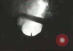 Standbild Bomben aus geschmolzenem Metall United States USA, 1943, aus Sekunde 19 historischem Filmmaterial Videoclip 65675058383
