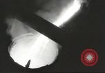 Standbild Bomben aus geschmolzenem Metall United States USA, 1943, aus Sekunde 26 historischem Filmmaterial Videoclip 65675058383