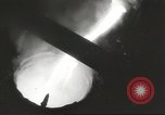 Standbild Bomben aus geschmolzenem Metall United States USA, 1943, aus Sekunde 27 historischem Filmmaterial Videoclip 65675058383
