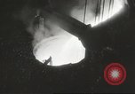 Standbild Bomben aus geschmolzenem Metall United States USA, 1943, aus Sekunde 33 historischem Filmmaterial Videoclip 65675058383