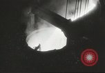 Standbild Bomben aus geschmolzenem Metall United States USA, 1943, aus Sekunde 34 historischem Filmmaterial Videoclip 65675058383