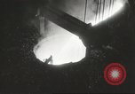 Standbild Bomben aus geschmolzenem Metall United States USA, 1943, aus Sekunde 37 historischem Filmmaterial Videoclip 65675058383