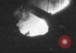 Standbild Bomben aus geschmolzenem Metall United States USA, 1943, aus Sekunde 38 historischem Filmmaterial Videoclip 65675058383