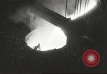 Standbild Bomben aus geschmolzenem Metall United States USA, 1943, aus Sekunde 39 historischem Filmmaterial Videoclip 65675058383