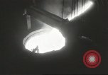Standbild Bomben aus geschmolzenem Metall United States USA, 1943, aus Sekunde 41 historischem Filmmaterial Videoclip 65675058383
