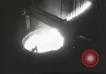 Standbild Bomben aus geschmolzenem Metall United States USA, 1943, aus Sekunde 42 historischem Filmmaterial Videoclip 65675058383