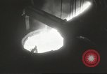 Standbild Bomben aus geschmolzenem Metall United States USA, 1943, aus Sekunde 43 historischem Filmmaterial Videoclip 65675058383