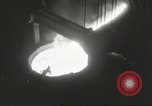 Standbild Bomben aus geschmolzenem Metall United States USA, 1943, aus Sekunde 45 historischem Filmmaterial Videoclip 65675058383