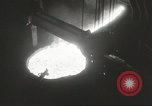 Standbild Bomben aus geschmolzenem Metall United States USA, 1943, aus Sekunde 48 historischem Filmmaterial Videoclip 65675058383