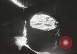 Standbild Bomben aus geschmolzenem Metall United States USA, 1943, aus Sekunde 57 historischem Filmmaterial Videoclip 65675058383