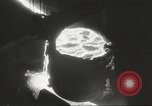 Standbild Bomben aus geschmolzenem Metall United States USA, 1943, aus Sekunde 59 historischem Filmmaterial Videoclip 65675058383