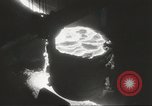 Standbild Bomben aus geschmolzenem Metall United States USA, 1943, aus Sekunde 60 historischem Filmmaterial Videoclip 65675058383
