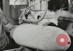 Image bombe de 1000 livres assemblée United States USA, 1943, de la seconde 37 séquences d'archives historiques vidéo 65675058385