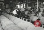Image bombe de 1000 livres assemblée United States USA, 1943, de la seconde 51 séquences d'archives historiques vidéo 65675058385
