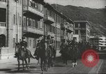 Immagine di Le forze giapponesi sfilano su Queens Road a Hong Kong Hong Kong, 1941, secondo 35 filmato di repertorio 65675058392