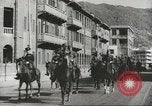 Immagine di Le forze giapponesi sfilano su Queens Road a Hong Kong Hong Kong, 1941, secondo 36 filmato di repertorio 65675058392