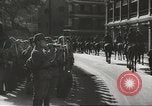Immagine di Le forze giapponesi sfilano su Queens Road a Hong Kong Hong Kong, 1941, secondo 47 filmato di repertorio 65675058392