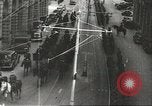 Immagine di Le forze giapponesi sfilano su Queens Road a Hong Kong Hong Kong, 1941, secondo 55 filmato di repertorio 65675058392