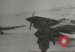 Image Curtiss P-40 américain dans l'avion dans la neige Aleutians Aleutian Islands Alaska USA, 1944, de la seconde 19 séquences d'archives historiques vidéo 65675058422