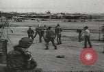 Image Curtiss P-40 américain dans l'avion dans la neige Aleutians Aleutian Islands Alaska USA, 1944, de la seconde 39 séquences d'archives historiques vidéo 65675058422