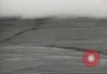 Image Curtiss P-40 américain dans l'avion dans la neige Aleutians Aleutian Islands Alaska USA, 1944, de la seconde 44 séquences d'archives historiques vidéo 65675058422