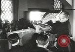 Immagine di Scene di strada in Giappone durante la seconda guerra mondiale Giappone, 1944, secondo 34 filmato di repertorio 65675058425