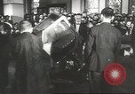 Immagine di Scene di strada in Giappone durante la seconda guerra mondiale Giappone, 1944, secondo 42 filmato di repertorio 65675058425