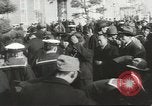 Immagine di Scene di strada in Giappone durante la seconda guerra mondiale Giappone, 1944, secondo 60 filmato di repertorio 65675058425