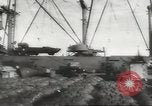 Immagine di Stati Uniti B 24 bombardieri Nuova Guinea, 1943, secondo 13 filmato di repertorio 65675058431