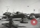 Immagine di Stati Uniti B 24 bombardieri Nuova Guinea, 1943, secondo 24 filmato di repertorio 65675058431