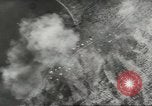 Immagine di Stati Uniti B 24 bombardieri Nuova Guinea, 1943, secondo 44 filmato di repertorio 65675058431