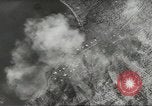 Immagine di Stati Uniti B 24 bombardieri Nuova Guinea, 1943, secondo 45 filmato di repertorio 65675058431