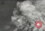 Immagine di Stati Uniti B 24 bombardieri Nuova Guinea, 1943, secondo 55 filmato di repertorio 65675058431