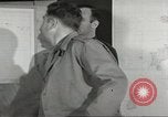 Immagine di Equipaggio informato Aleutian Islands Alaska USA, 1945, secondo 26 filmato di repertorio 65675058433