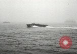 Standbild Landing Ship Tank Aleutian Islands Alaska USA, 1943, aus Sekunde 9 historischem Filmmaterial Videoclip 65675058460