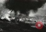 Standbild amerikanische Infanterie Pacific Theater, 1943, aus Sekunde 57 historischem Filmmaterial Videoclip 65675058464
