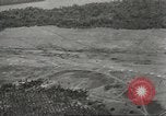 Standbild zerstörten Flugzeuge Salomonen, 1942, aus Sekunde 4 historischem Filmmaterial Videoclip 65675058471